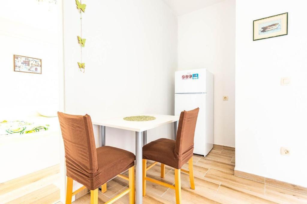 נובליה Apartments Niko מראה חיצוני תמונה