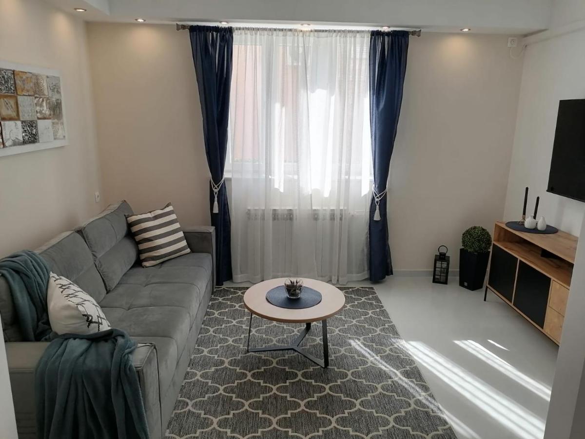 נובליה Apartments Niko מראה חיצוני תמונה