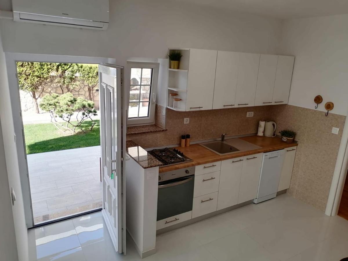 נובליה Apartments Niko מראה חיצוני תמונה