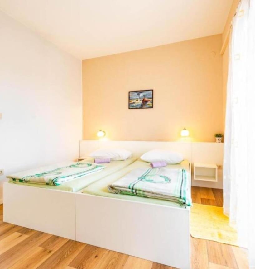 נובליה Apartments Niko מראה חיצוני תמונה