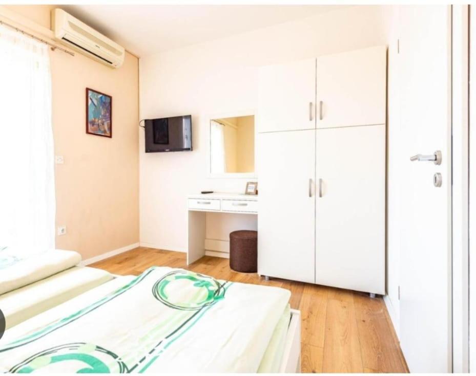 נובליה Apartments Niko מראה חיצוני תמונה