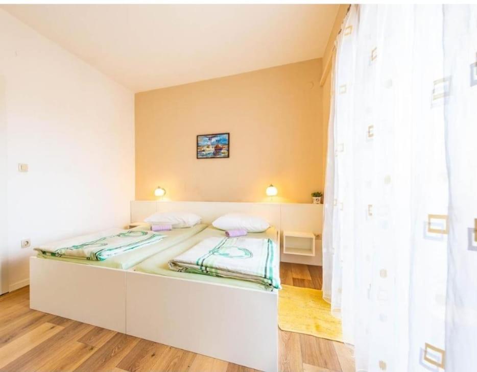 נובליה Apartments Niko מראה חיצוני תמונה