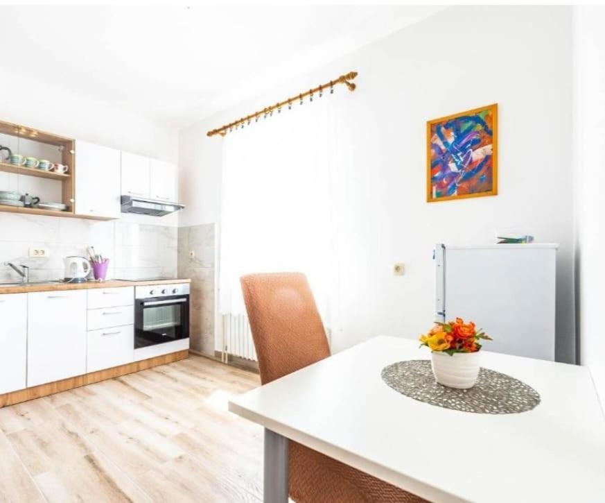 נובליה Apartments Niko מראה חיצוני תמונה